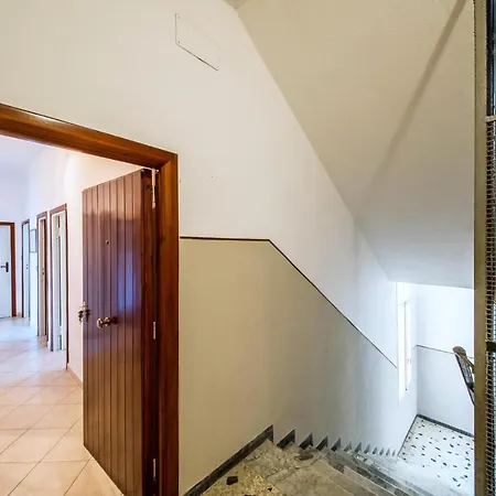 2 Bedroom Awesome In Apartamento