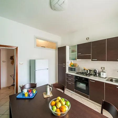 2 Bedroom Awesome In Apartment