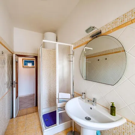 2 Bedroom Awesome In Apartment Alghero