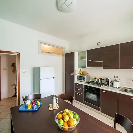 2 Bedroom Awesome In Apartment